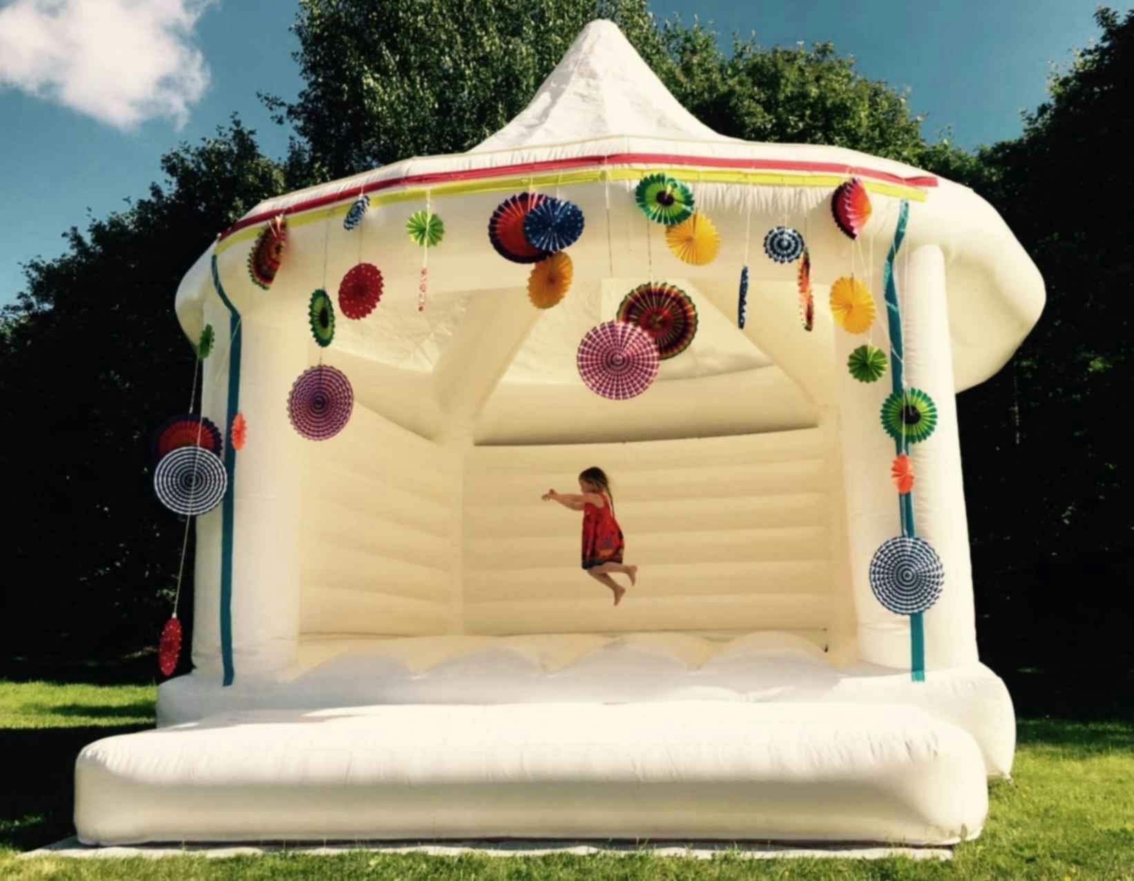 13 16ft_4m_Or_5m_White_Inflatable_Wedding_Jumping_Bouncy_House_Castle_Top_Cover_Bounce_House_1